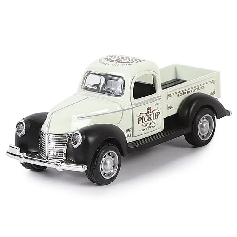 1:32 Alloy Classic Diecast Pull-Back Toy Car